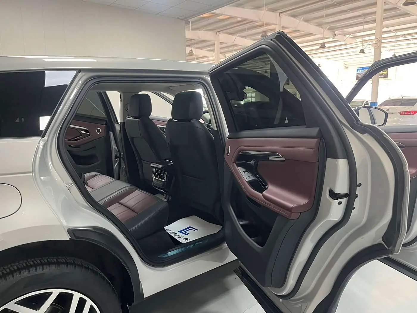 Land Rover Range Rover Evoque 2023 — Фото 15/19