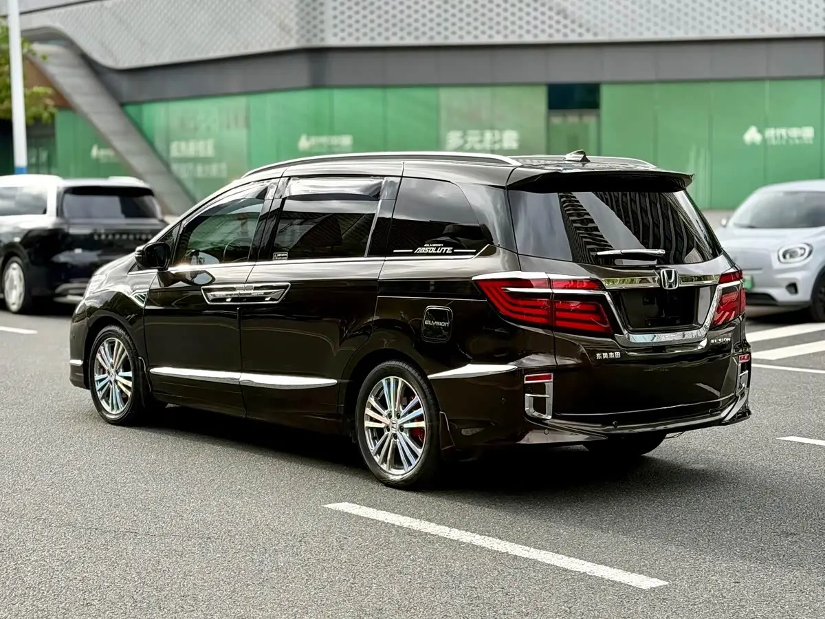 Honda Elysion 2017 — Photo 6/20