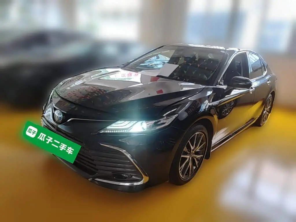 Toyota Camry 2021 — Photo 1/20