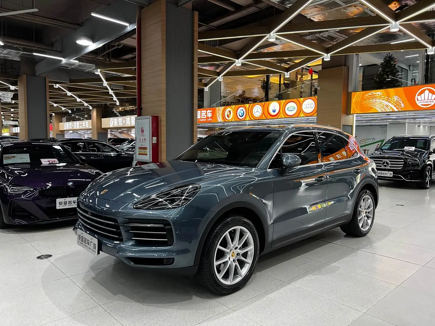 Porsche Cayenne 2018 — Photo 1/16
