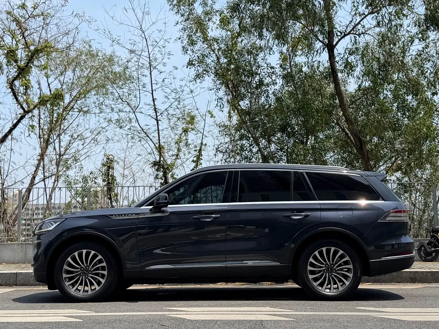 Lincoln Aviator 2022 — Photo 3/14