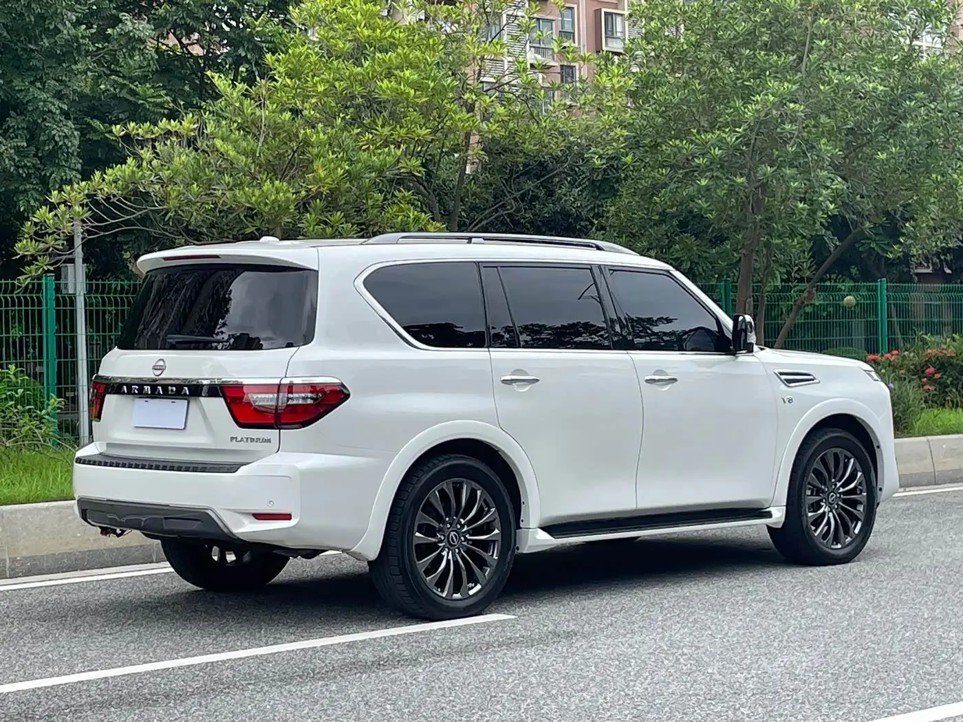 Nissan Patrol 2023 — Photo 19/20