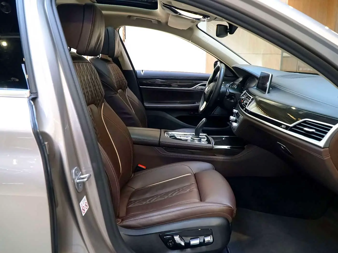 BMW 7 Series 2022 — Photo 16/20