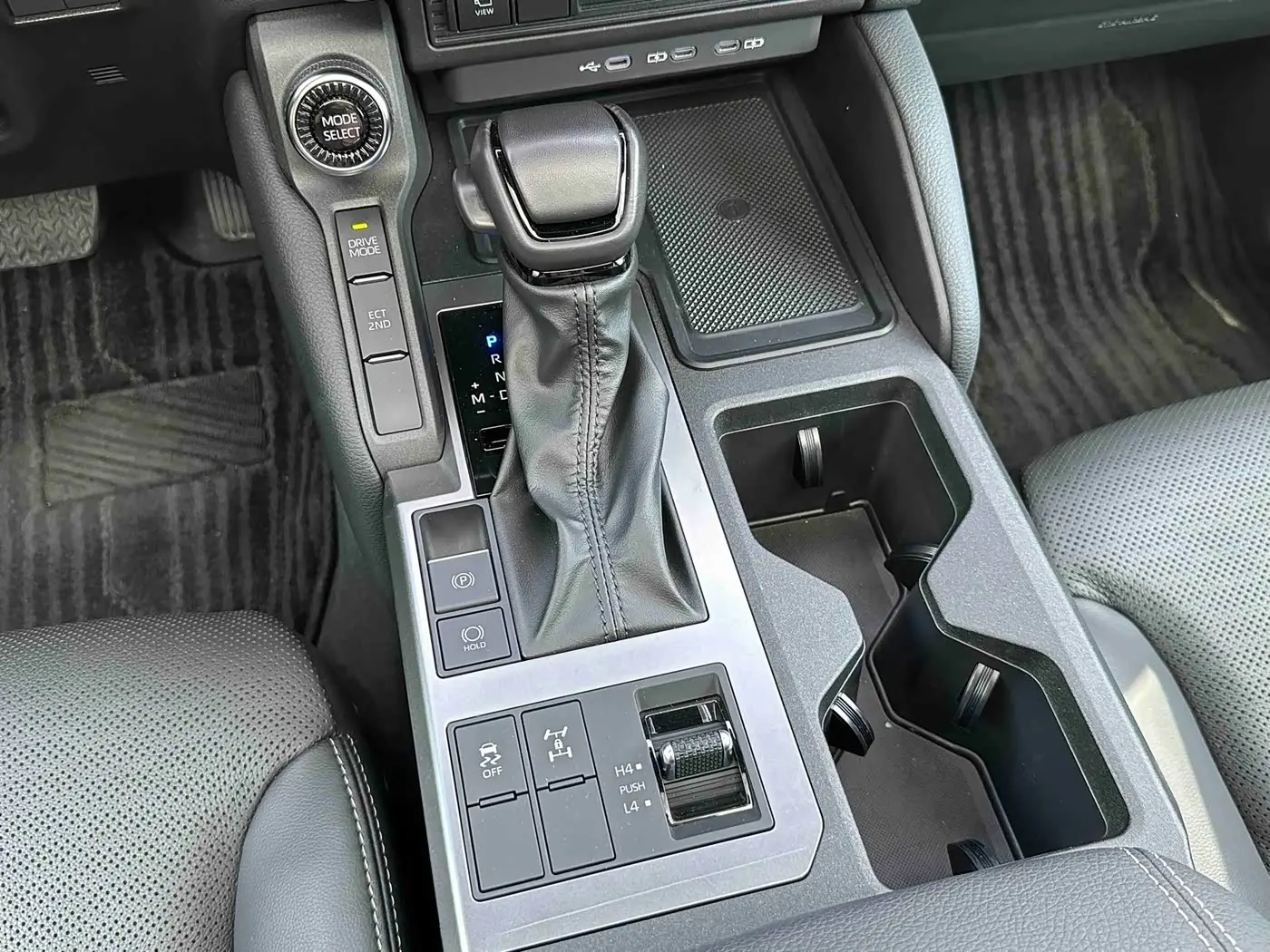 Toyota Prado 2025 — Photo 17/19