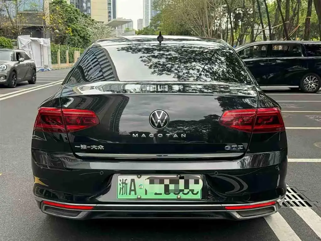 Volkswagen Magotan GTE Plug-in Hybrid 2023 — Фото 5/10