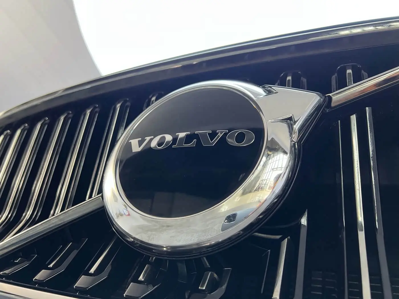 Volvo XC40 2023 — Фото 5/20
