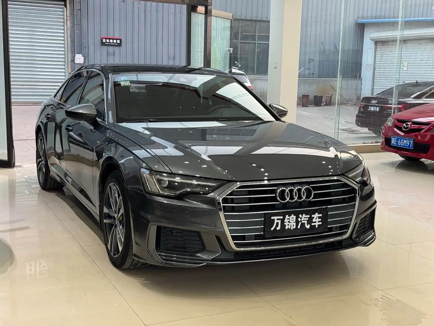 Audi A6L 2019 — Фото 3/13