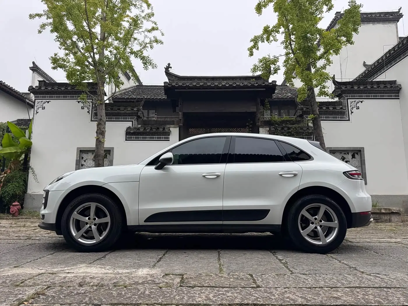 Porsche Macan 2020 — Photo 2/11
