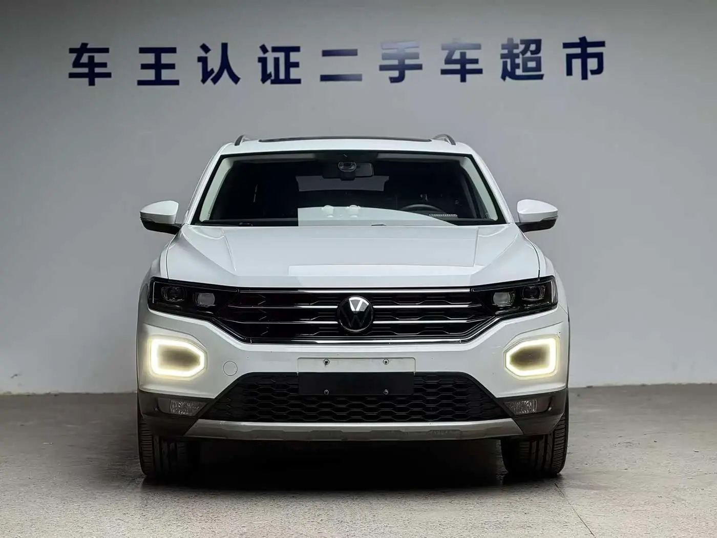 Volkswagen T-ROC 2021 — Photo 2/14