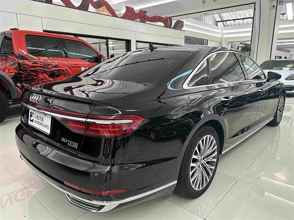 Audi A8 2022 — Photo 19/20