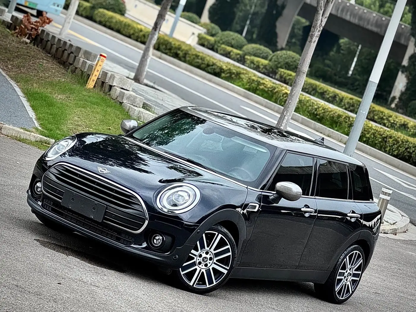 MINI CLUBMAN 2021 — Photo 1/13