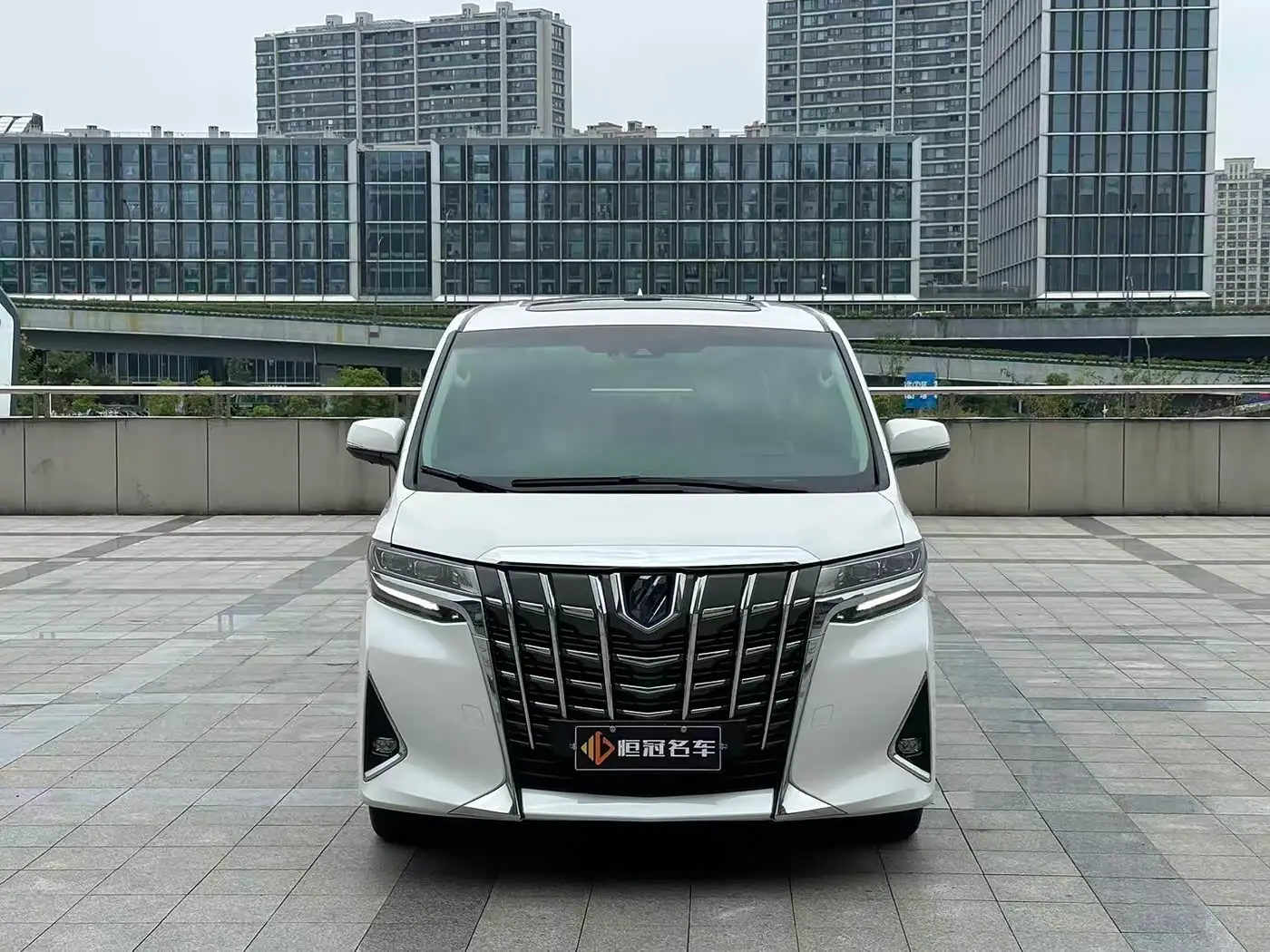 Toyota Alphard 2022 — Şəkil 2/11