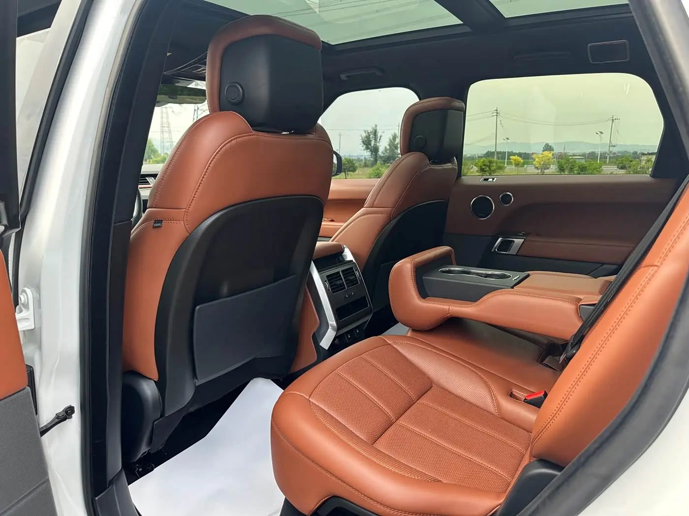 Land Rover Range Rover Sport 2019 — Photo 6/11