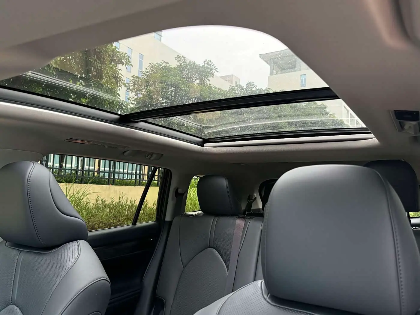 Toyota Highlander 2025 — Фото 11/18