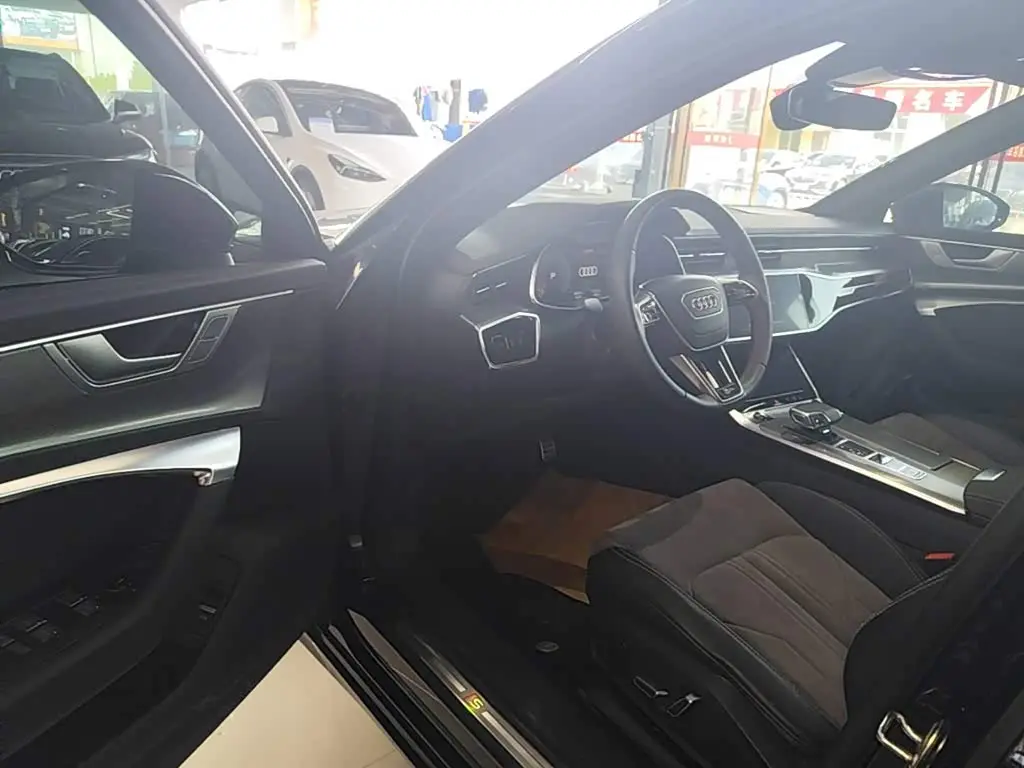 Audi A6L 2023 — Photo 12/20