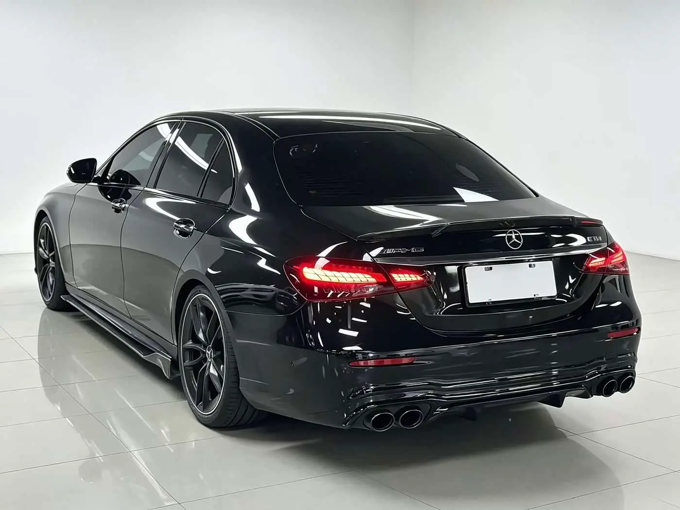 Mercedes-Benz E-Class AMG 2022 — Фото 10/10