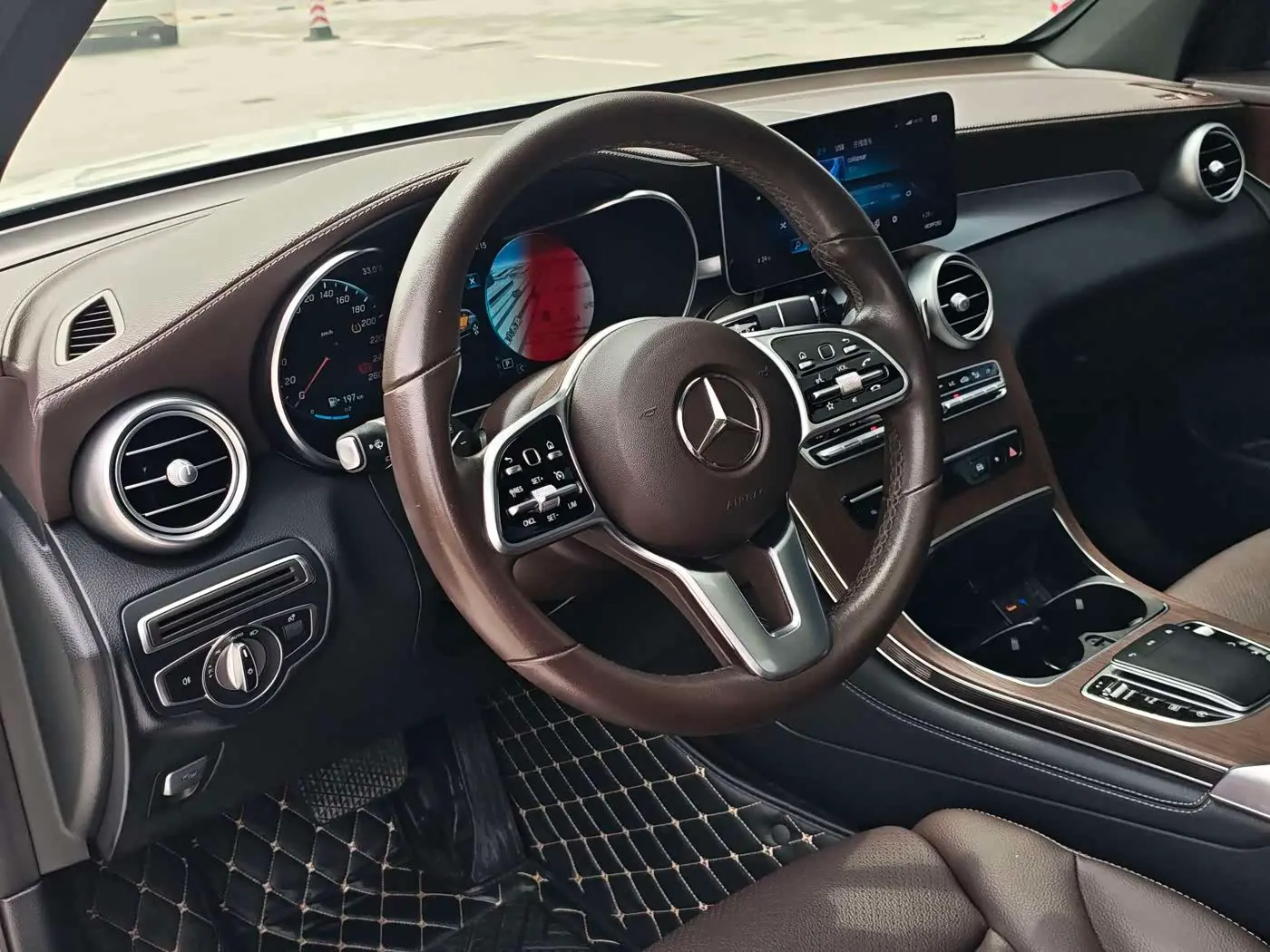 Mercedes-Benz GLC 2020 — Photo 15/20