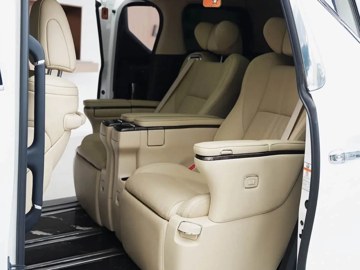 Toyota Alphard 2019 — Фото 10/14