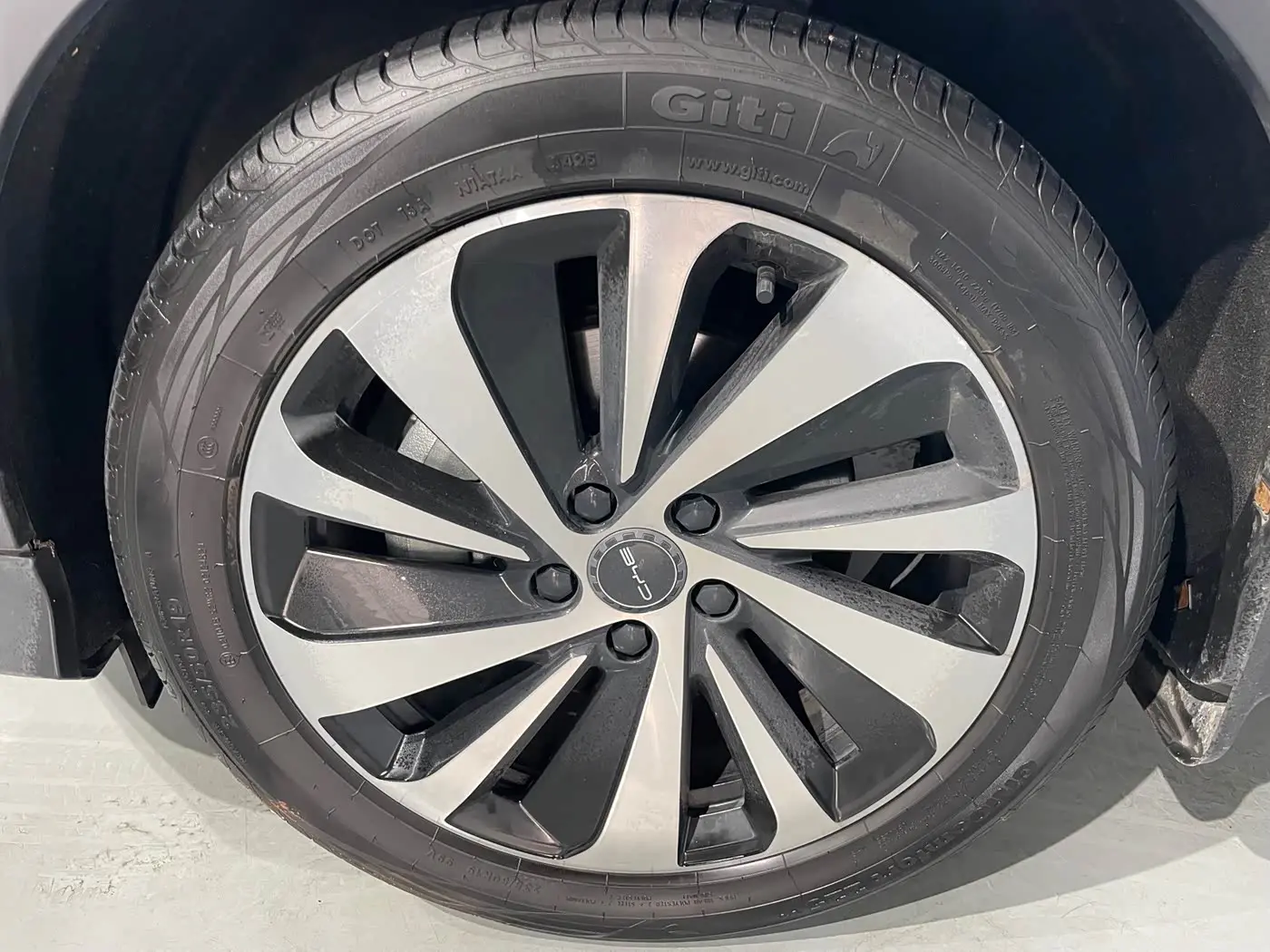 BYD Song PLUS PHEV 2023 — Photo 14/17