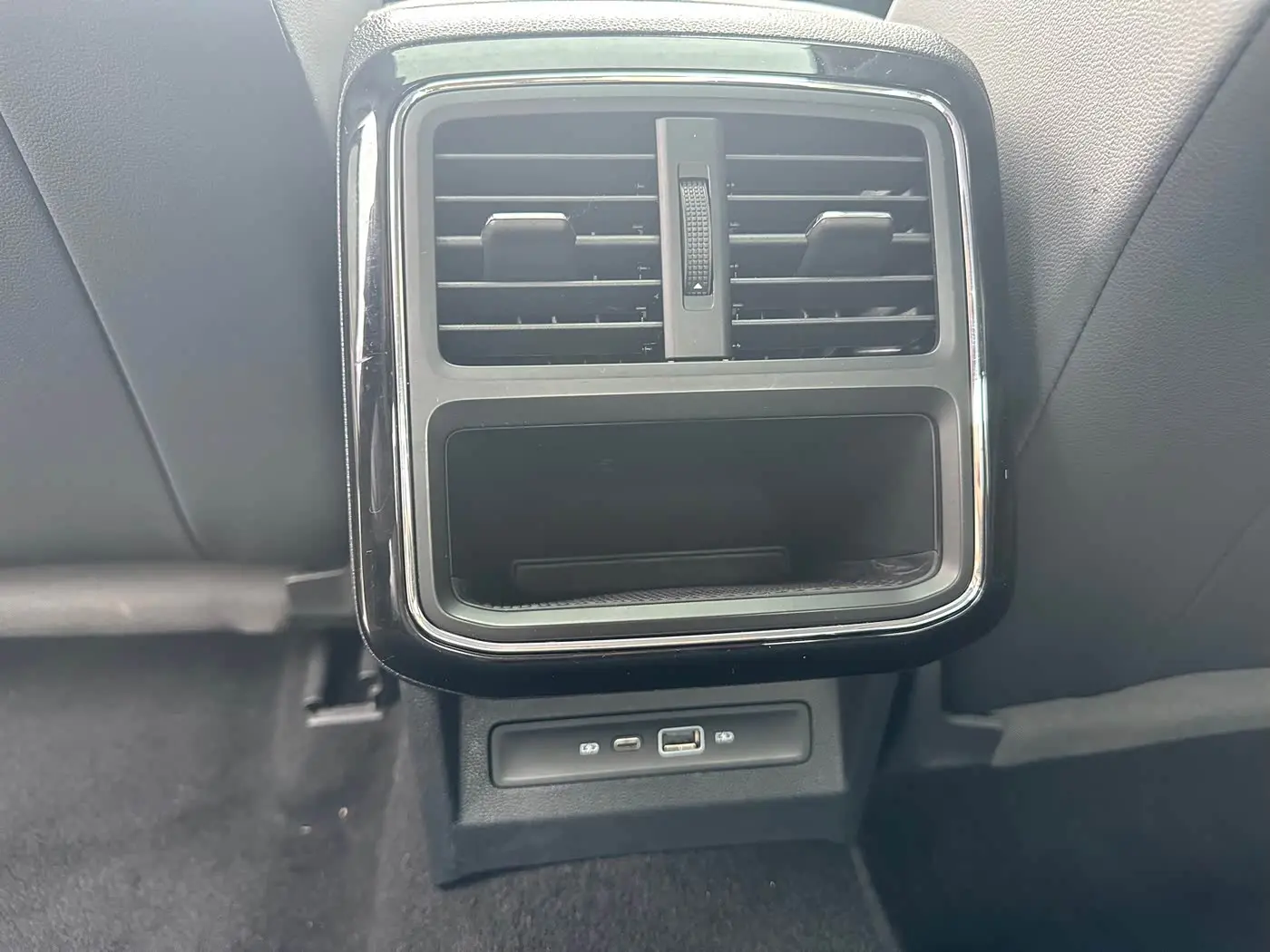 Volkswagen Passat 2025 — Photo 15/17