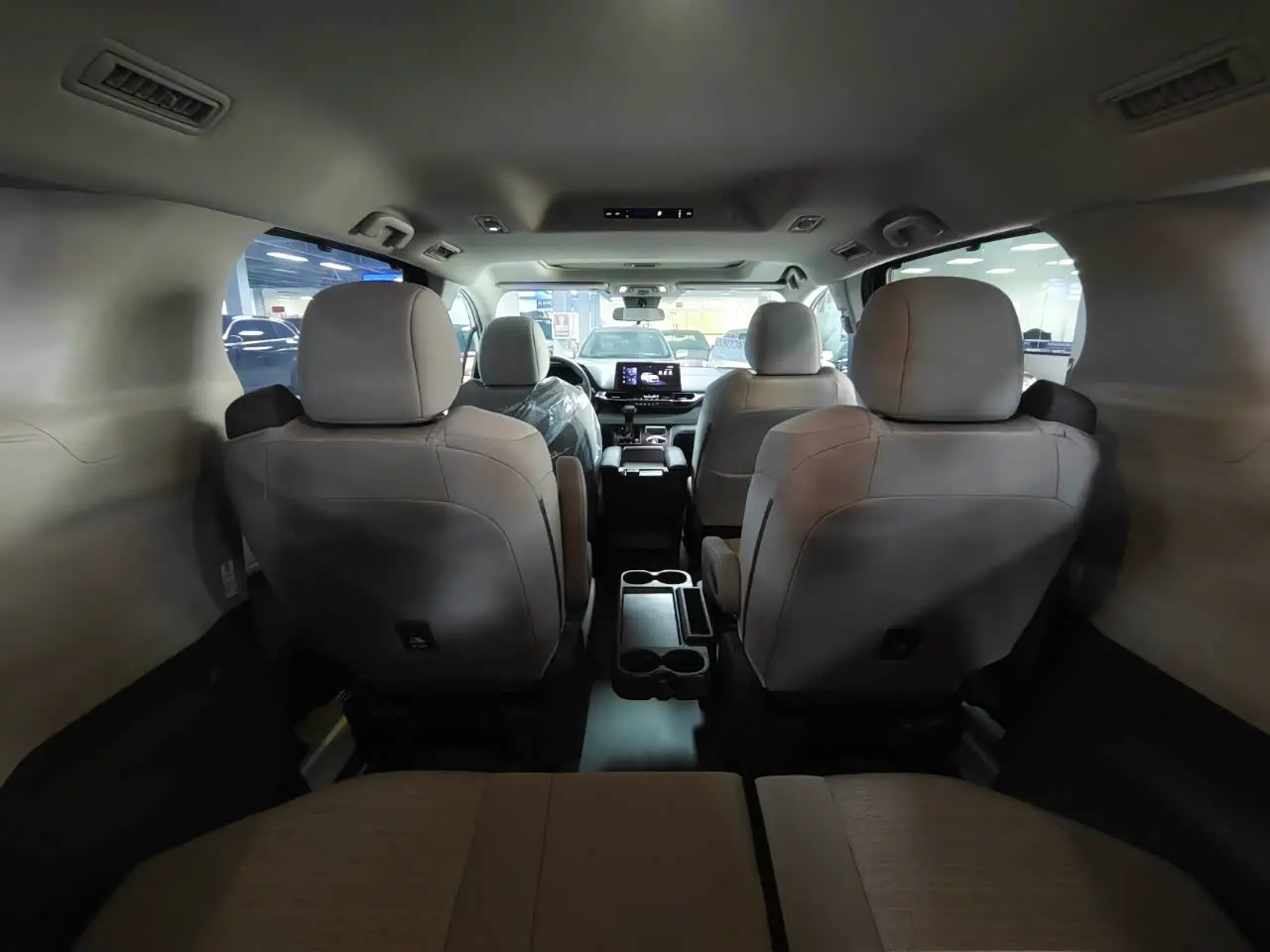 Toyota Sienna 2026 — Photo 11/15