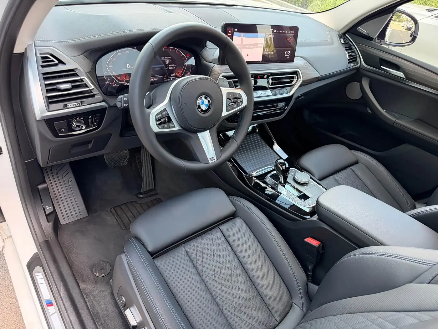 BMW X3 2022 — Photo 10/20