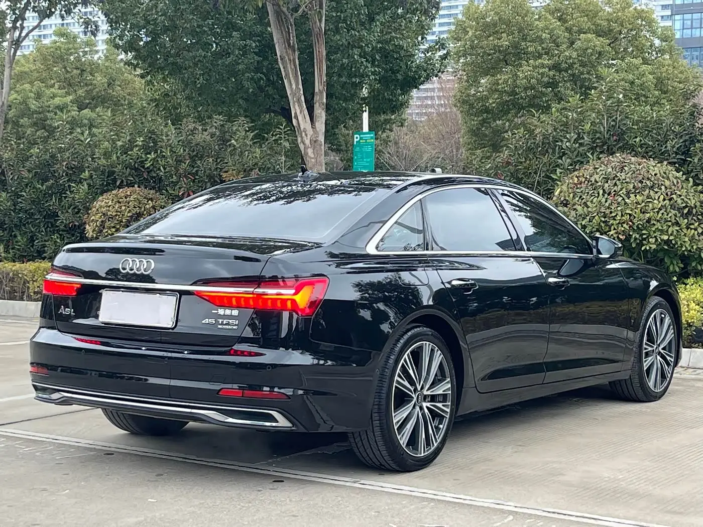 Audi A6L 2023 — Фото 5/20