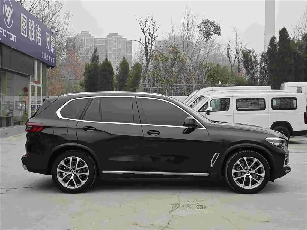 BMW X5 2021 — Photo 3/18