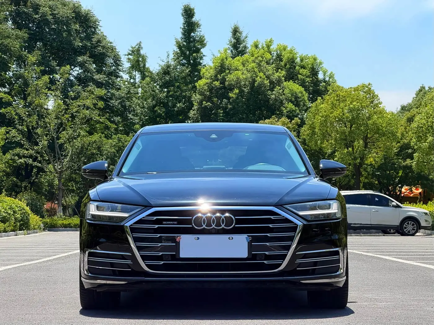 Audi A8 2021 — Photo 2/20