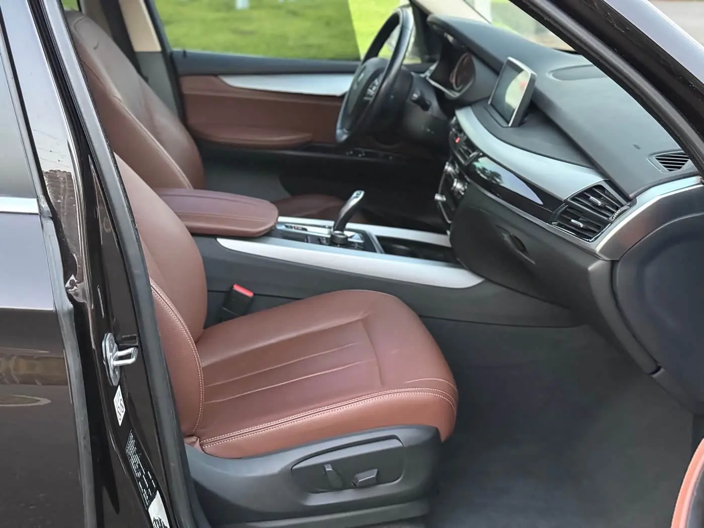 BMW X5 2018 — Photo 8/10
