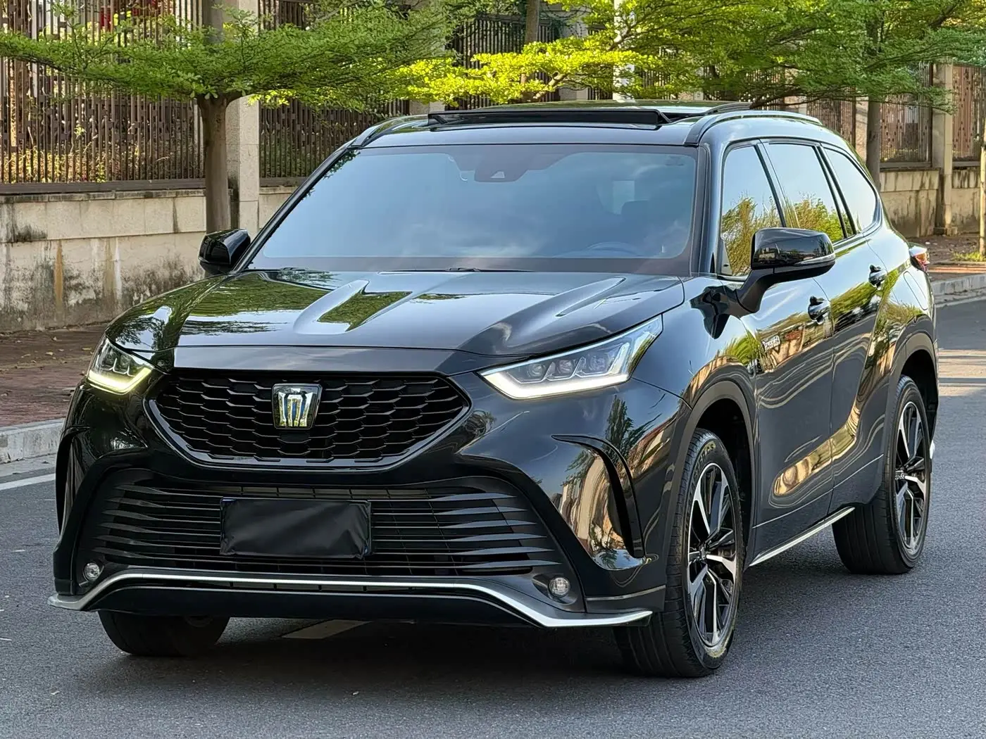 Toyota Crown Kluger 2023 — Şəkil 2/9