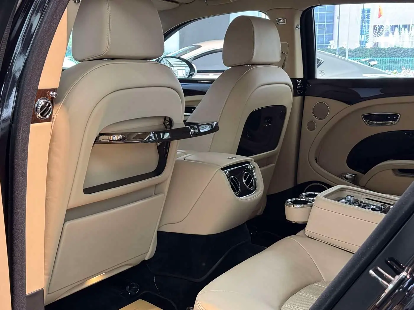 Bentley Mulsanne 2014 — Фото 16/18