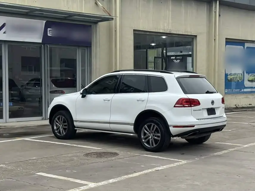 Volkswagen Touareg 2018 — Фото 9/19