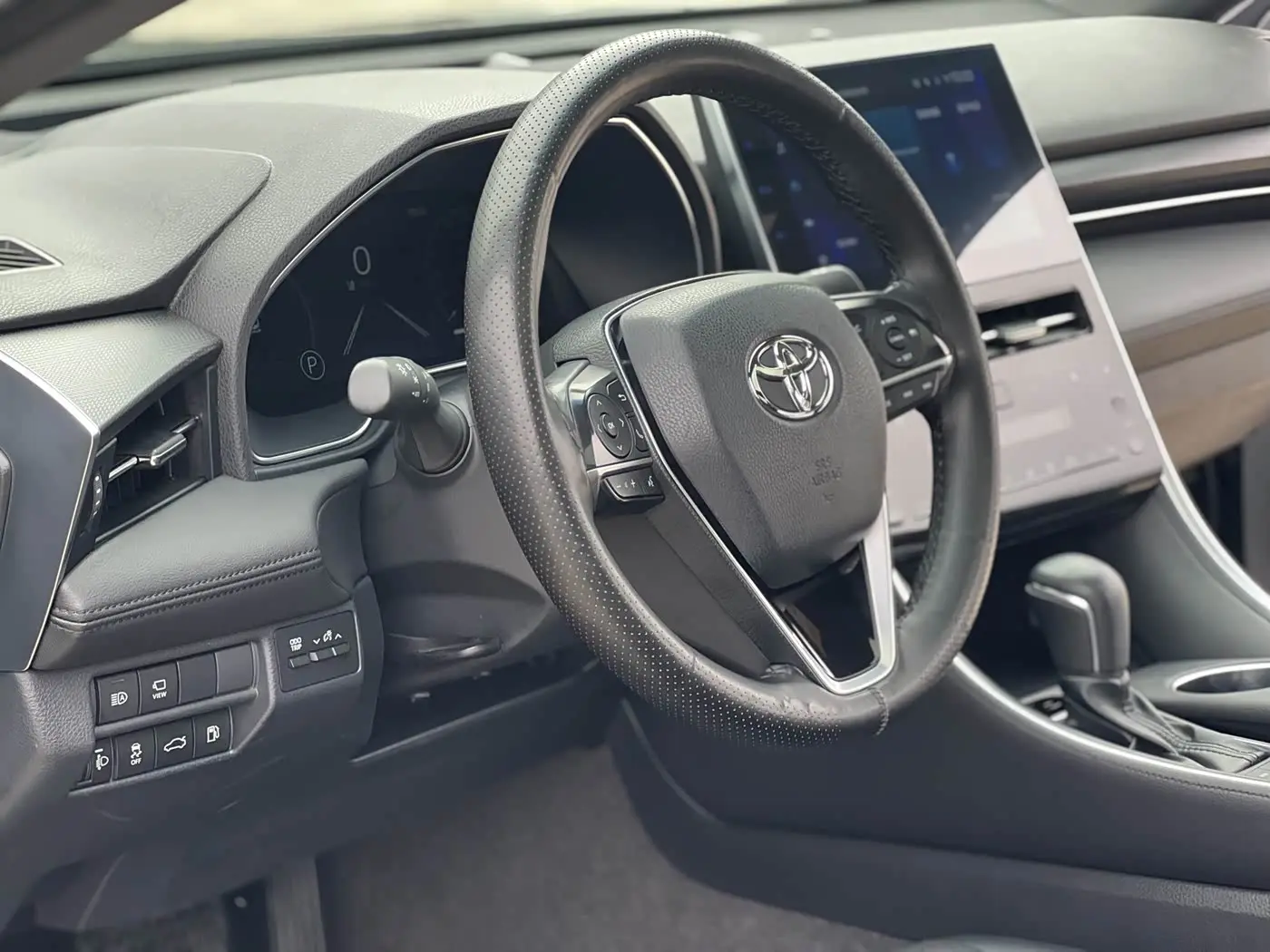 Toyota Avalon 2023 — Фото 13/20