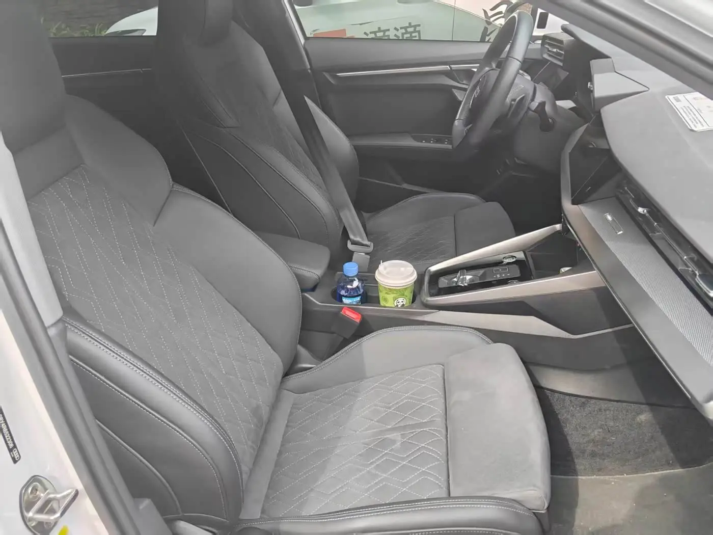 Audi A3 2025 — Photo 8/15
