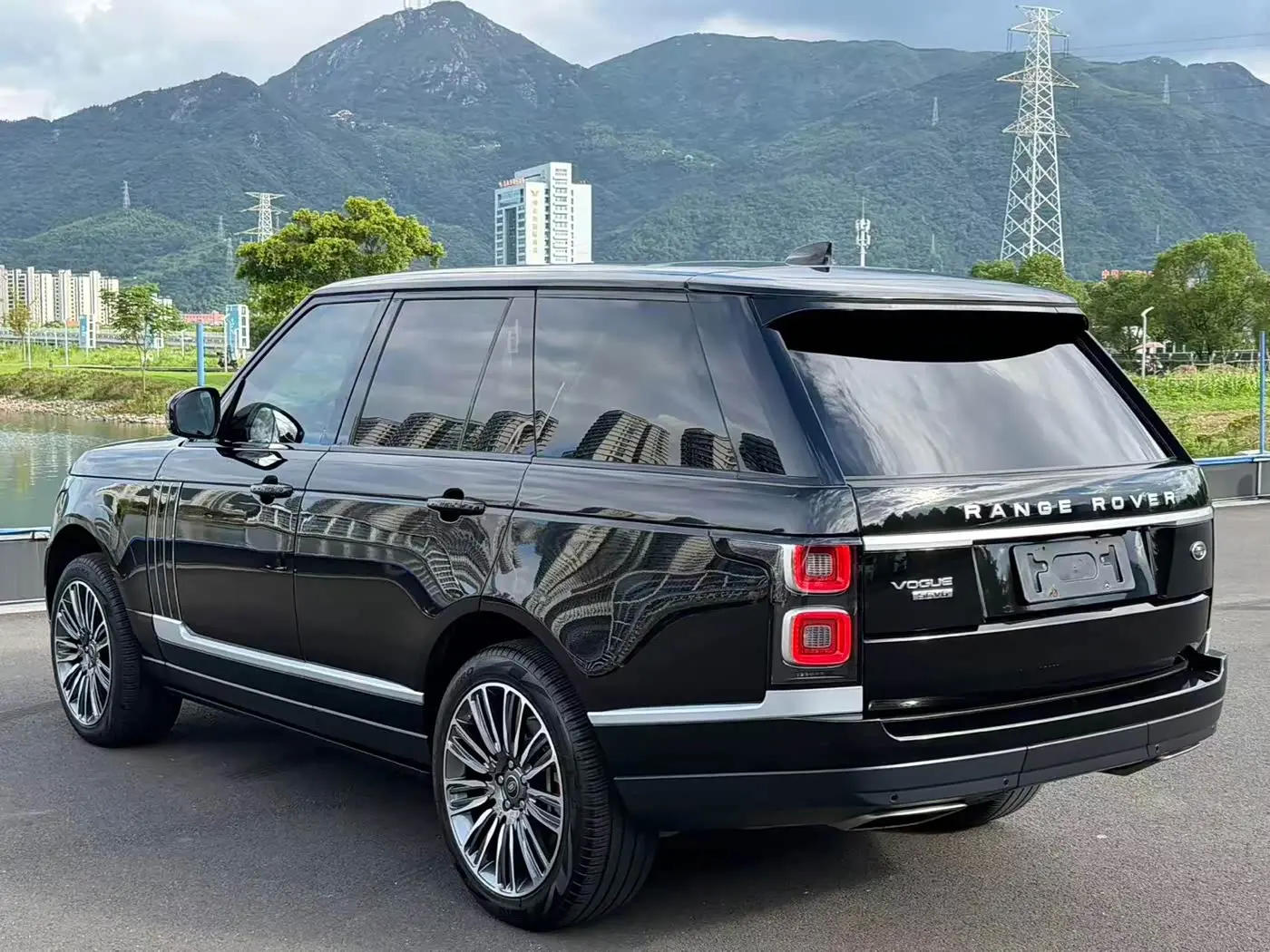 Land Rover Range Rover 2019 — Photo 7/9
