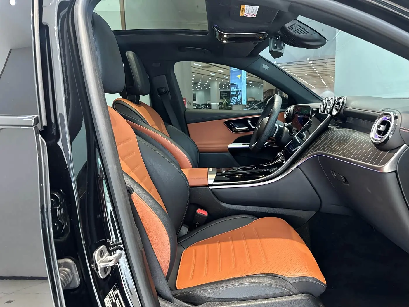 Mercedes-Benz GLC Coupe 2024 — Photo 13/20