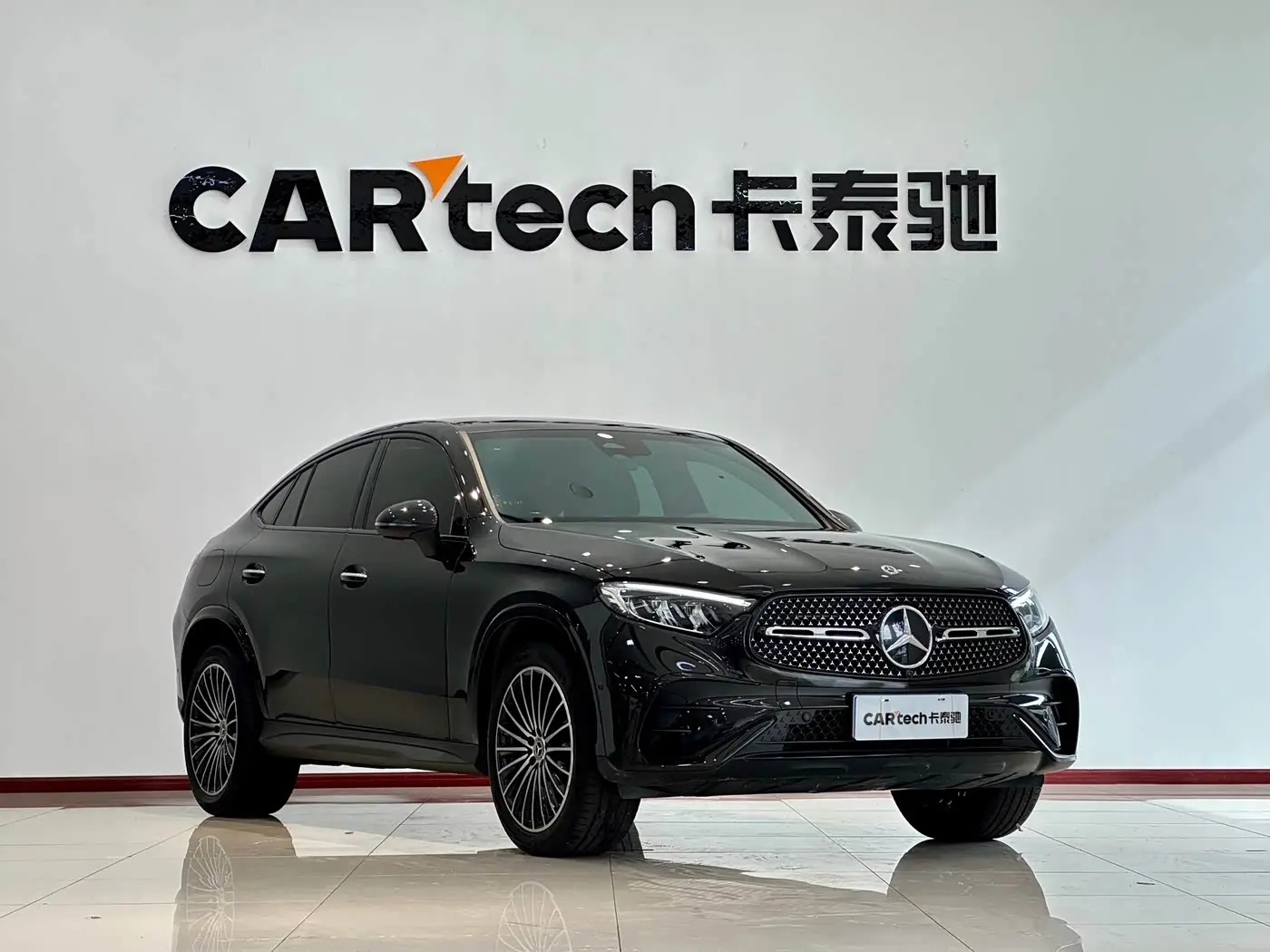 Mercedes-Benz GLC Coupe 2024 — Photo 3/20