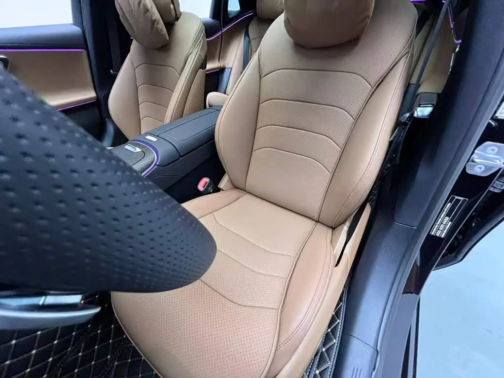 Mercedes-Benz E-Class 2024 — Photo 4/18