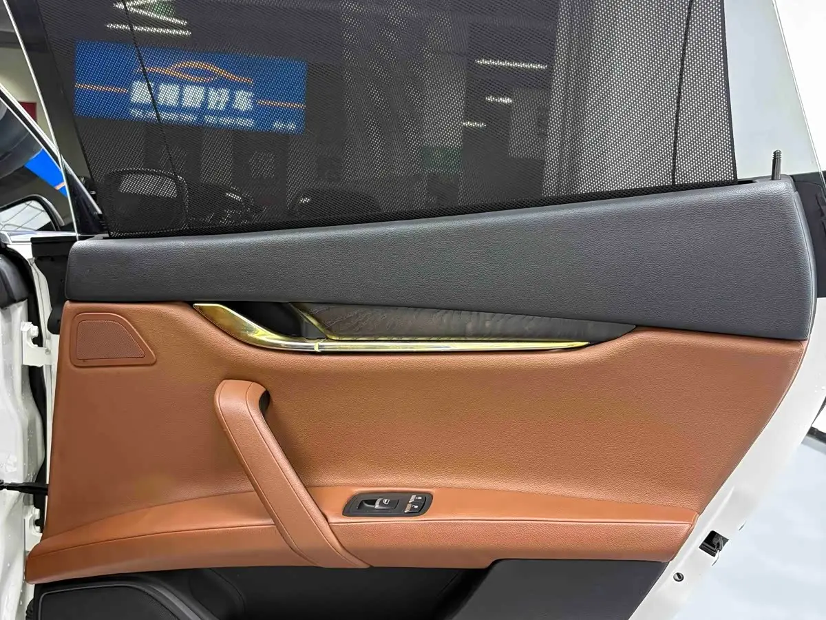 Maserati Quattroporte 2016 — Şəkil 13/20