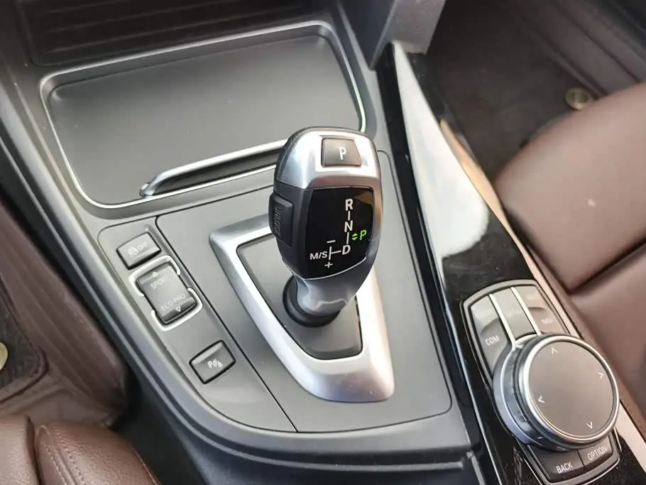 BMW 3 Series 2019 — Фото 16/16