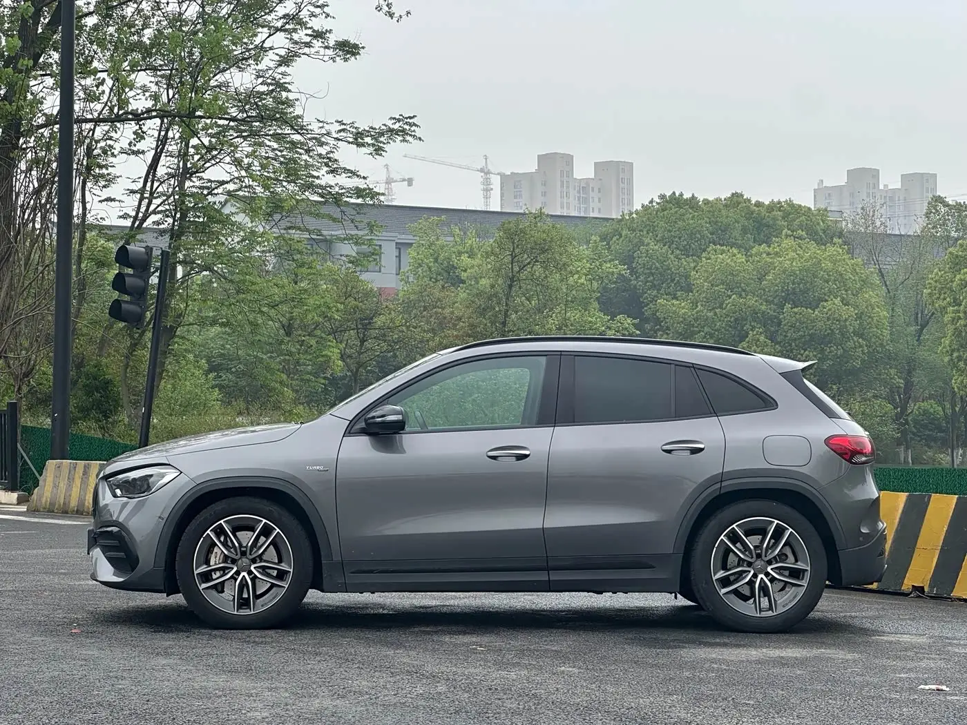Mercedes-Benz GLA AMG 2021 — Фото 4/19