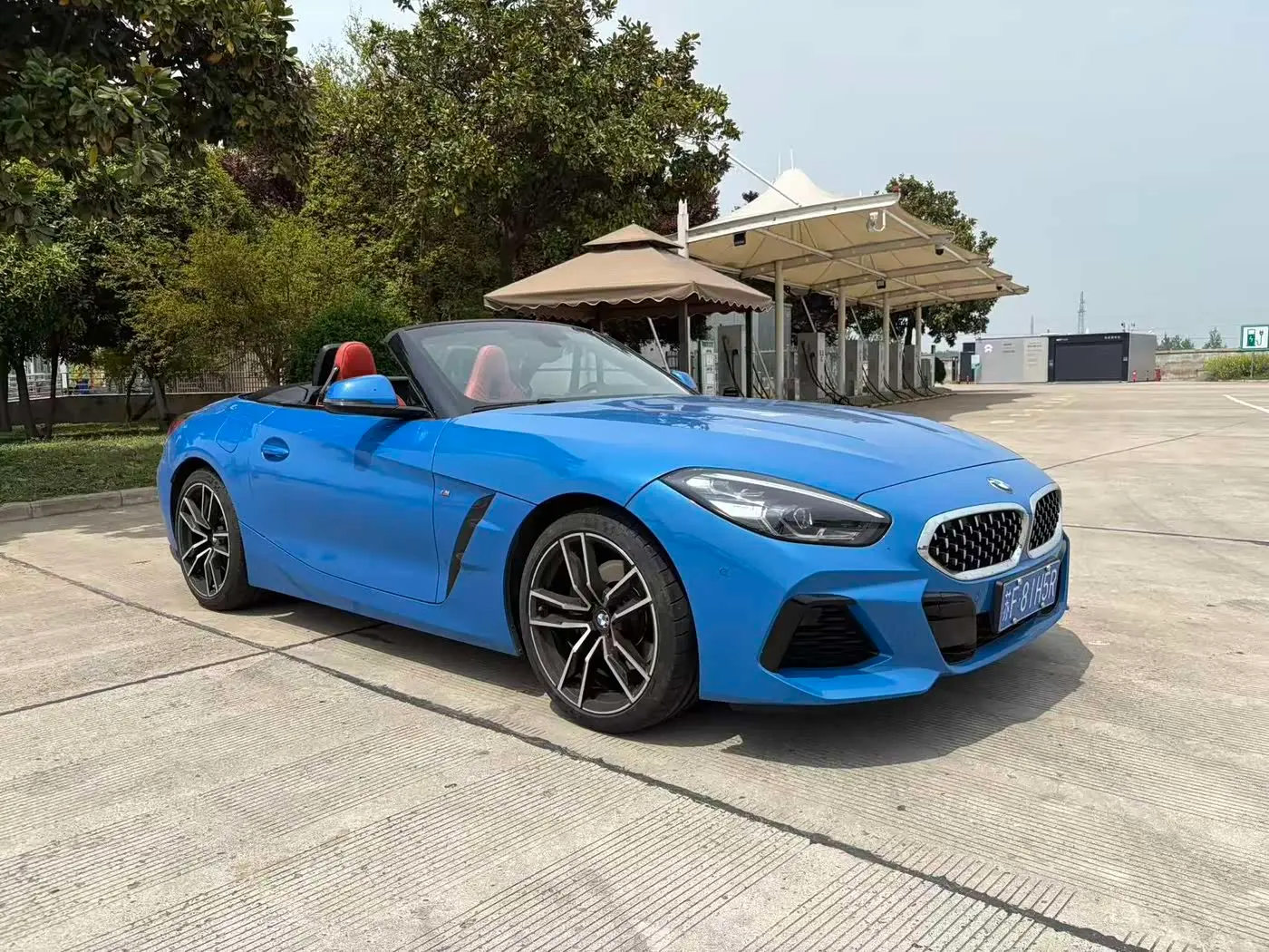 BMW Z4 2022 — ფოტო 1/8