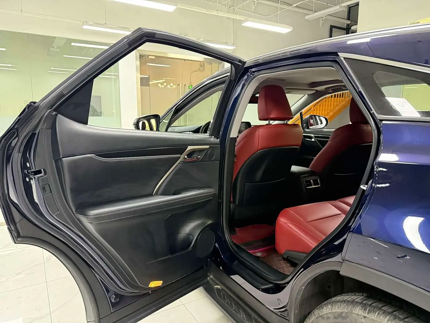 Lexus RX 2021 — Şəkil 13/20