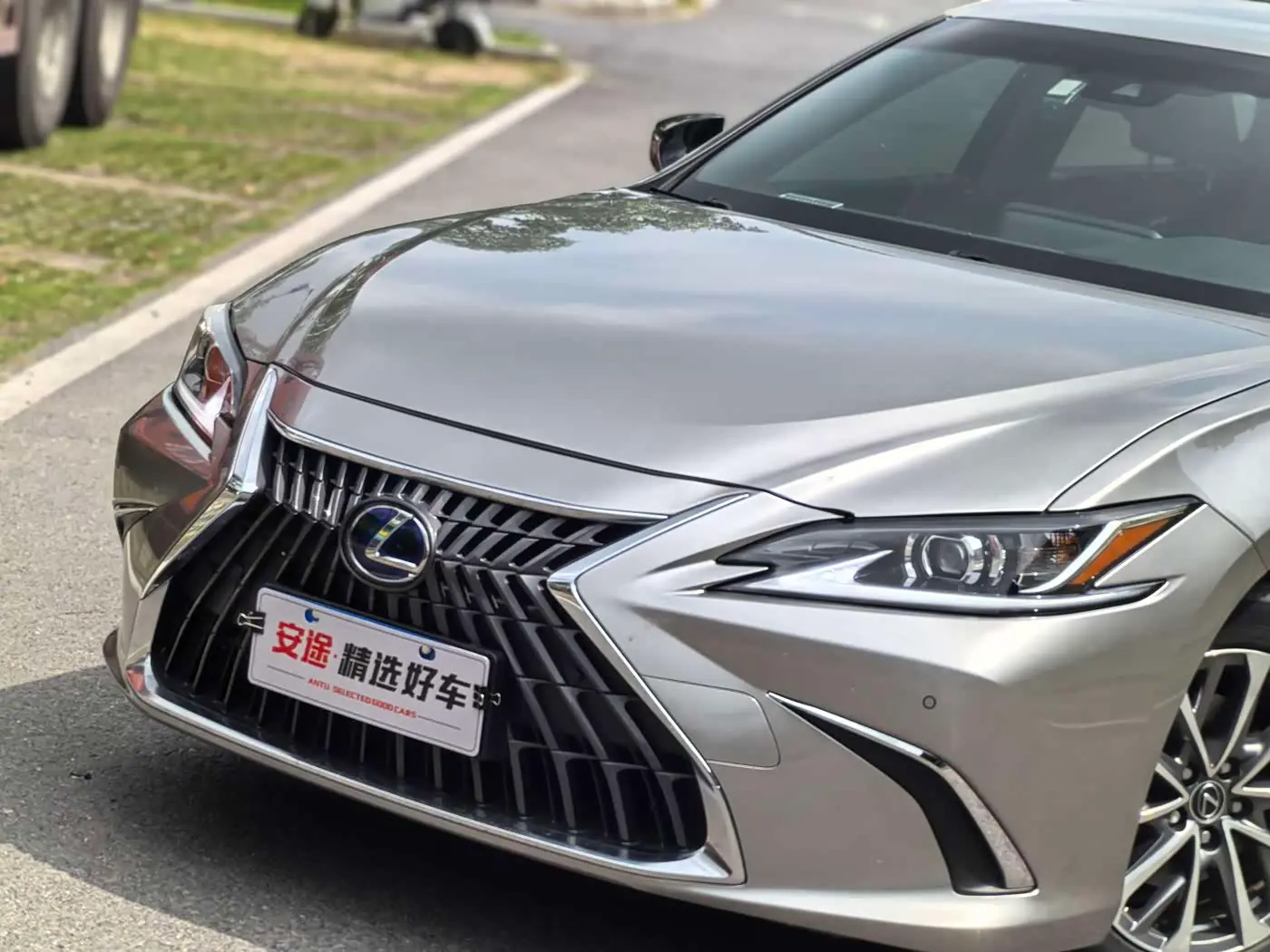 Lexus ES 2022 — Фото 5/20
