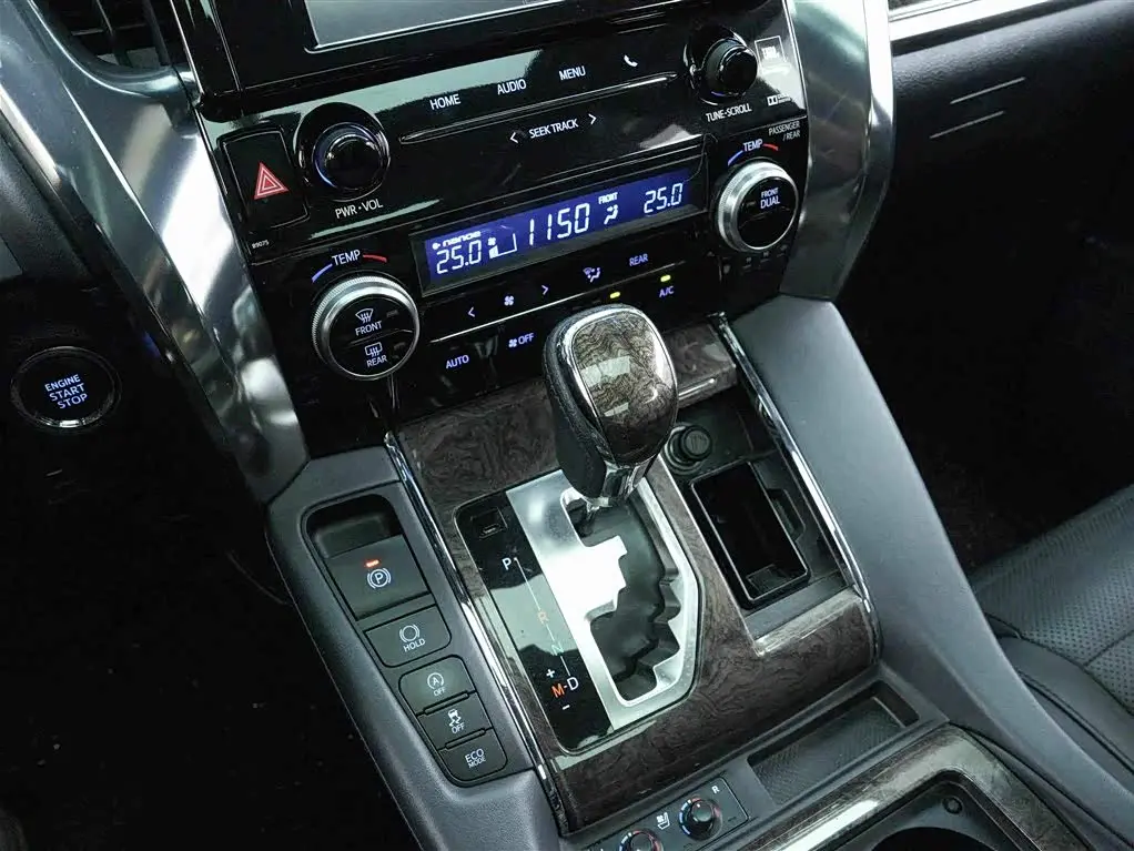 Toyota Alphard 2019 — Şəkil 10/20
