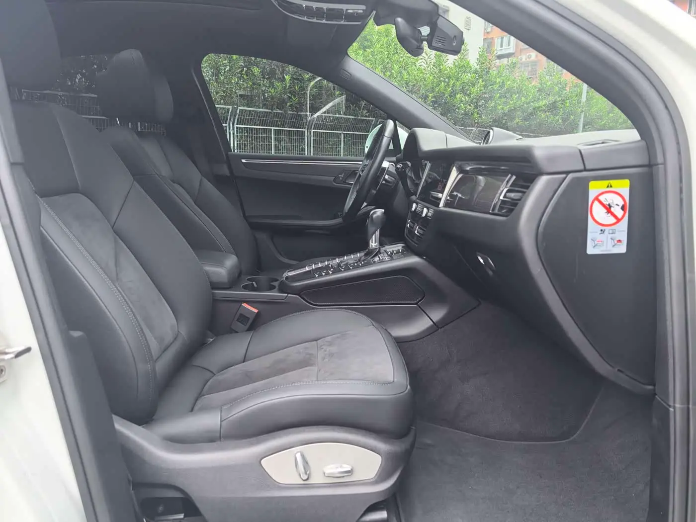 Porsche Macan 2020 — Фото 13/20