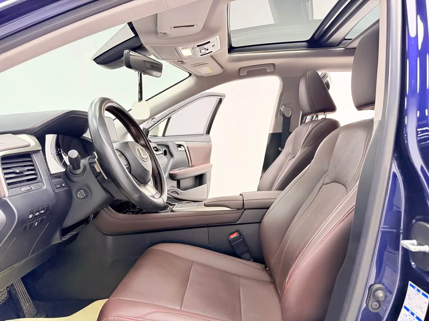 Lexus RX 2021 — Photo 7/9