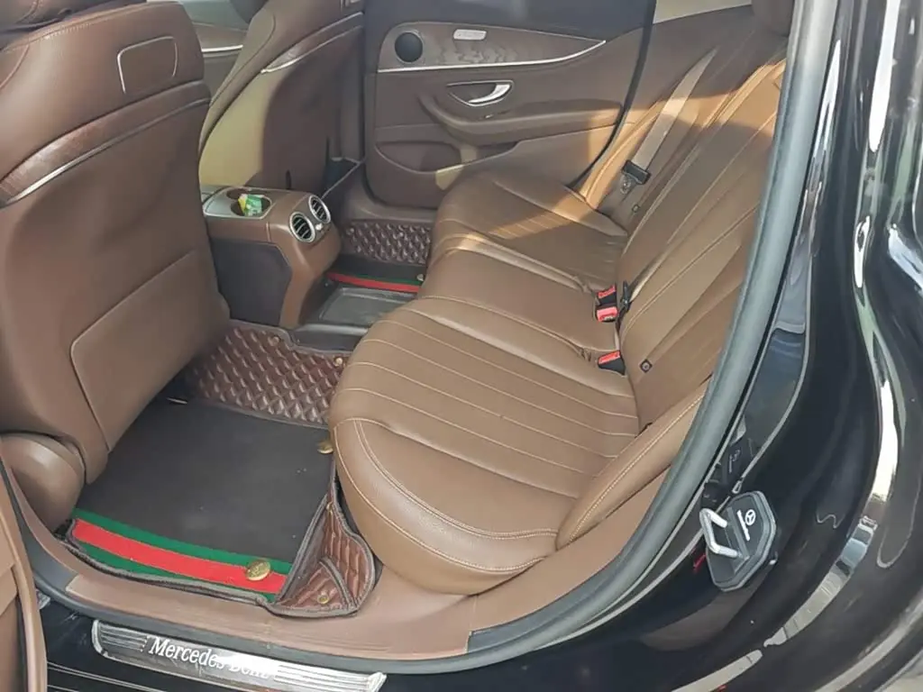 Mercedes-Benz E-Class 2019 — Фото 16/19