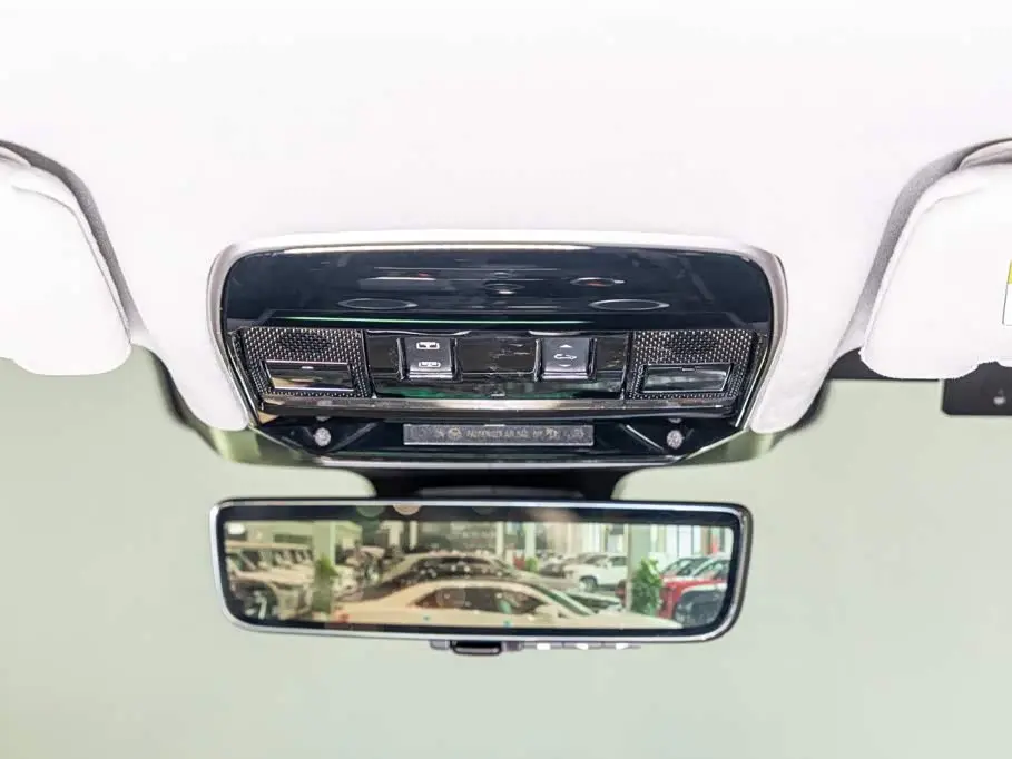 Land Rover Range Rover Sport PHEV 2025 — Photo 14/19